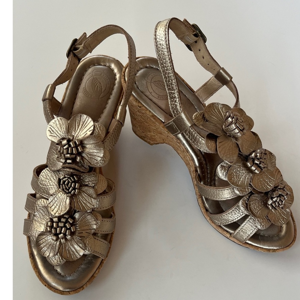 Nurture Iris Women’s Gold Fushion T-Strap Cork Wedge Heel Sandals Size 8M